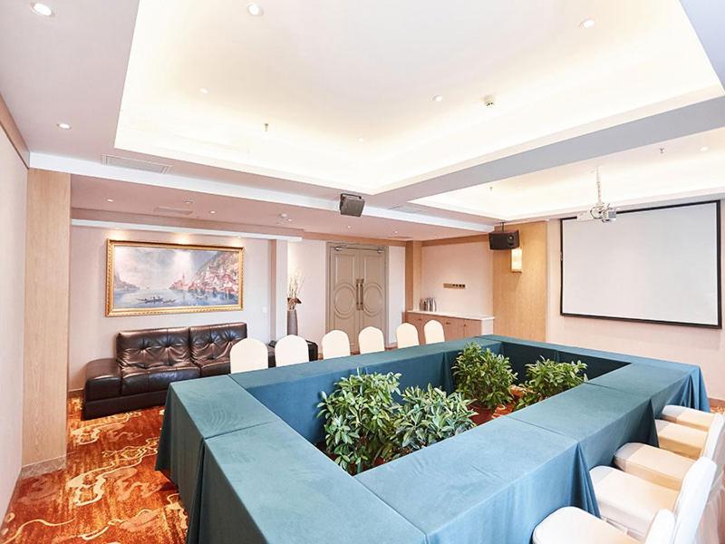 Vienna Hotel Nanyang People Road Ngoại thất bức ảnh